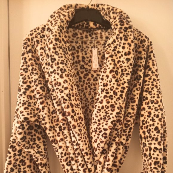 Victoria's Secret Other - NWT Victoria's Secret Plush Cozy Robe, Shawl Collar, Tie Waist, Pockets